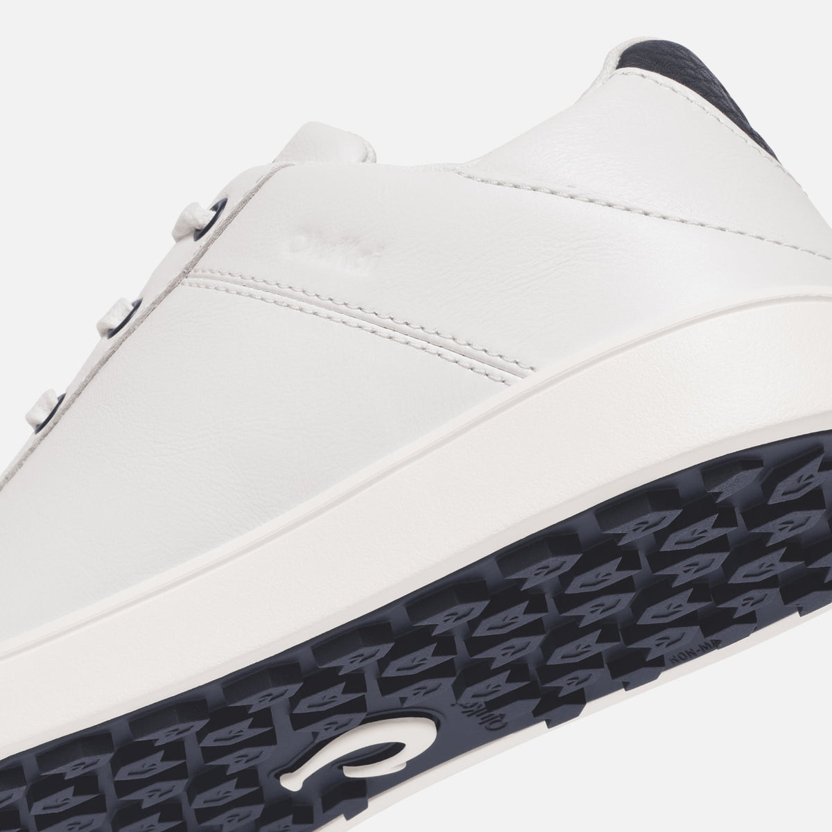 Puakea  -  Bright White / Trench Blue